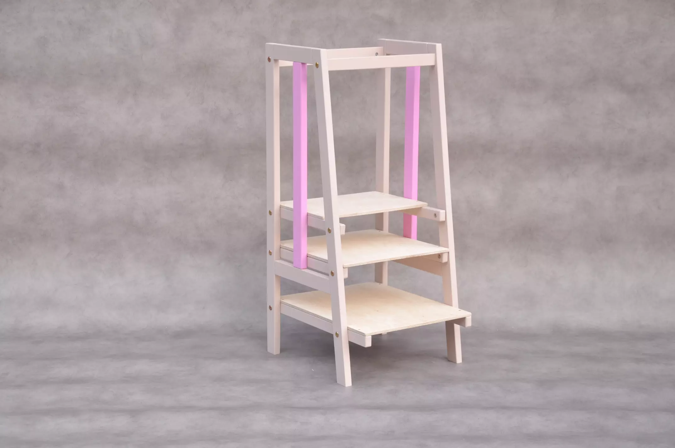 Torre montessoriana regolabile Stripe Bisque Orchidea — torre beige con riga rosa orchidea su tre altezze regolabili, da 12 mesi a 6 anni