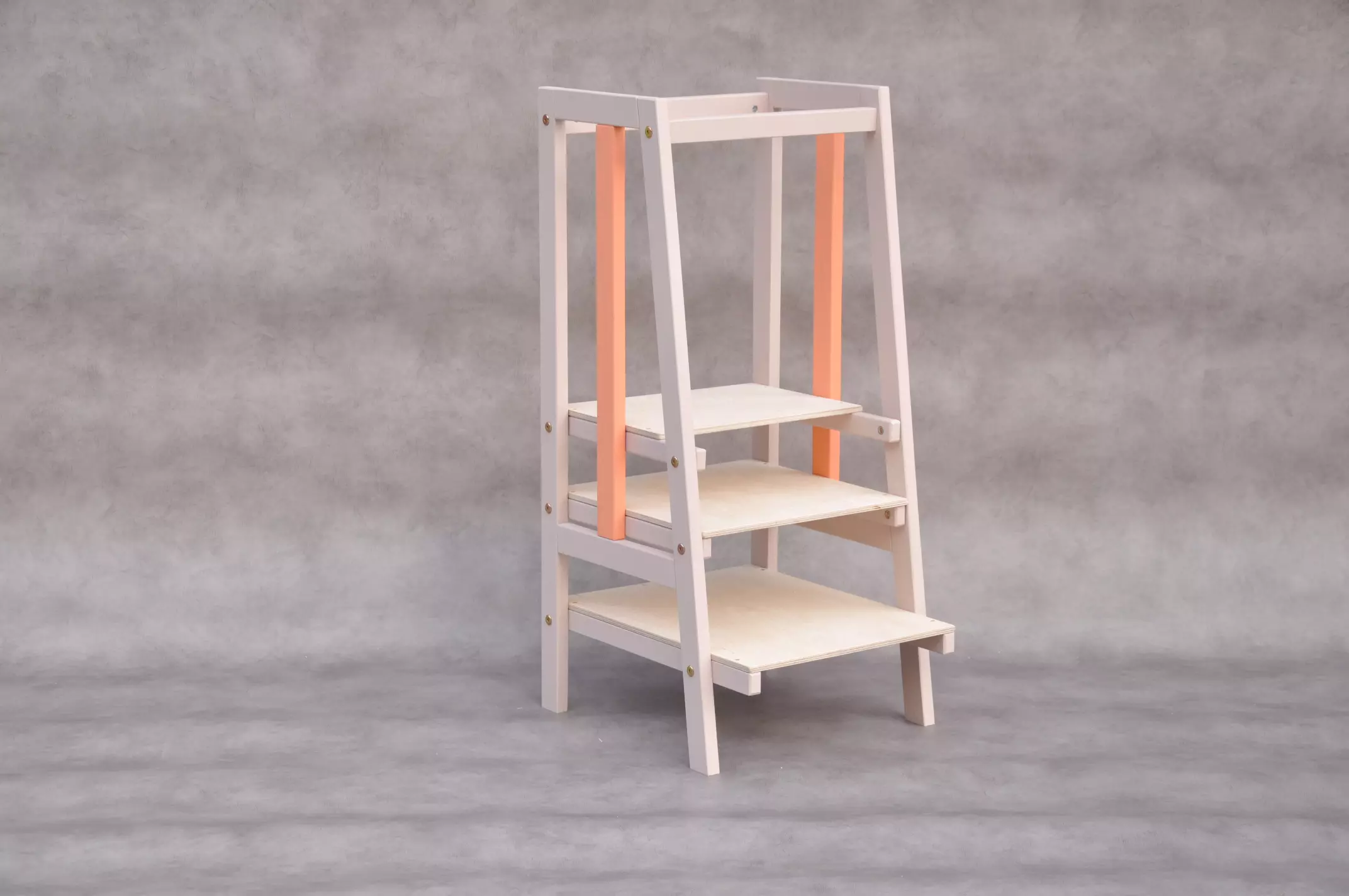 Scala montessoriana Stripe Bisque Mandarino in legno naturale — pino massello e betulla baltica non trattata, beige con riga mandarino, da 12 mesi